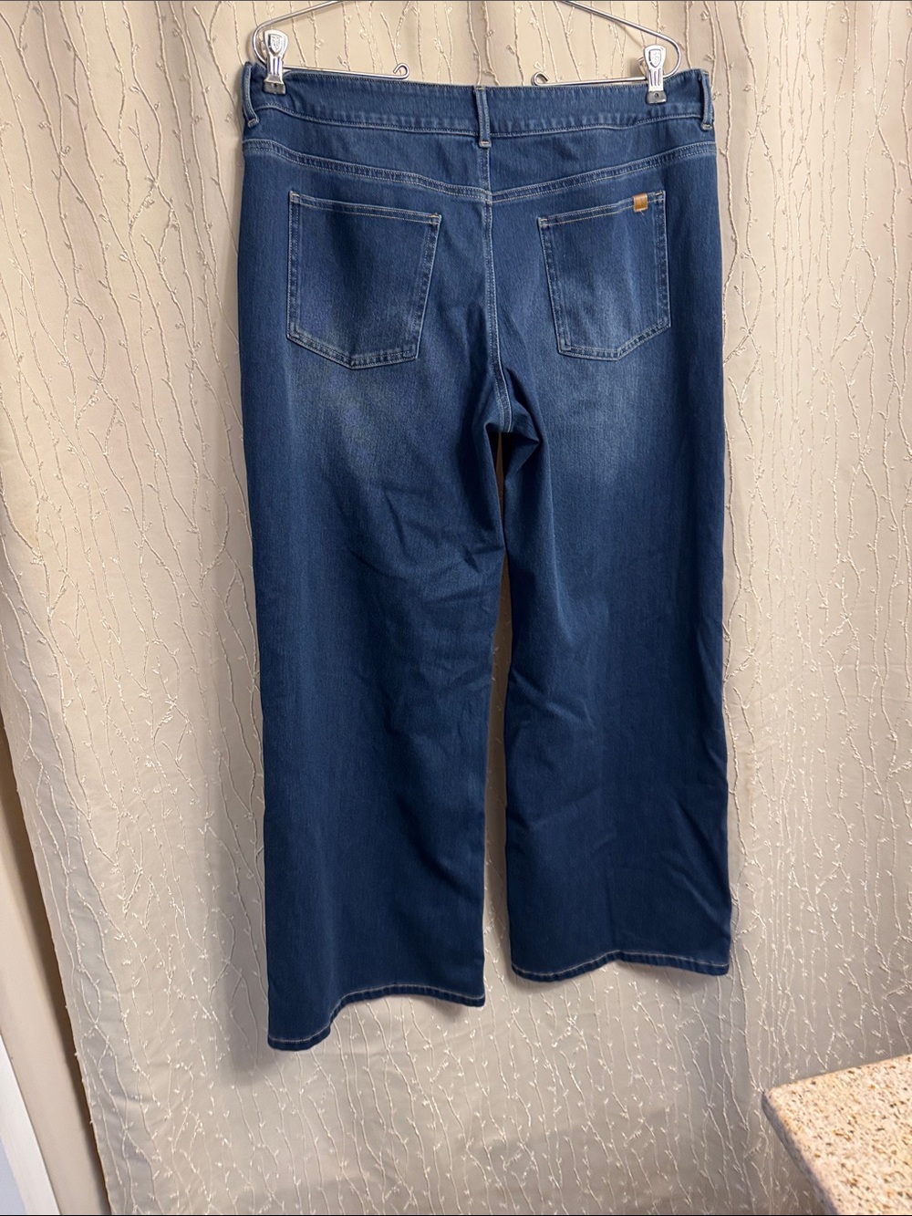 HALARA wide leg long Jeans in Medium Blue - Picture 7 of 7